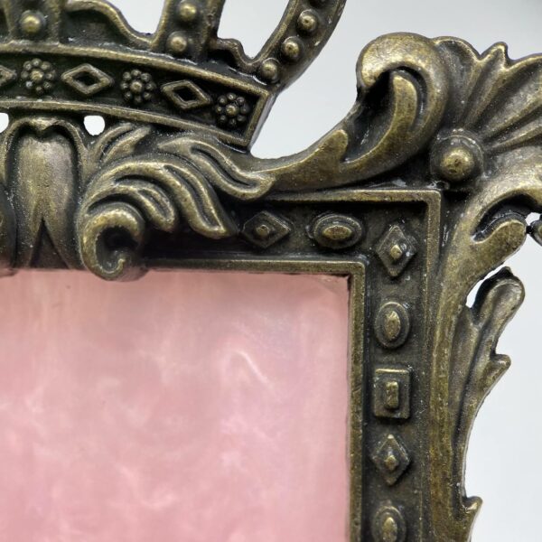 cornice corona rosa