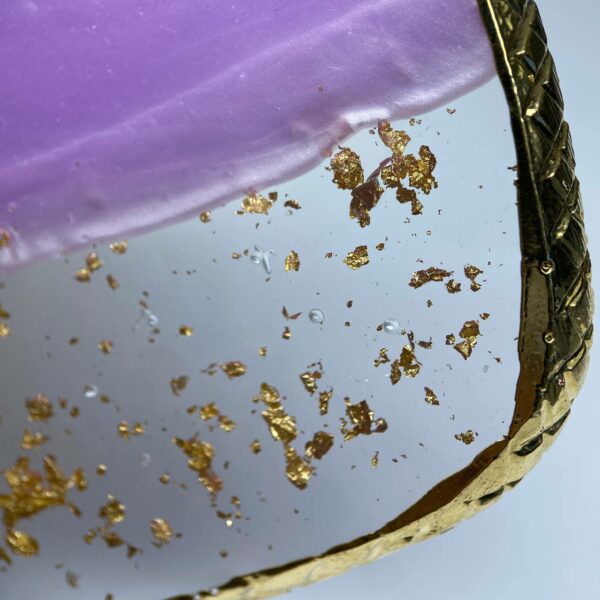 Espositore\Palette viola e foglie d'oro